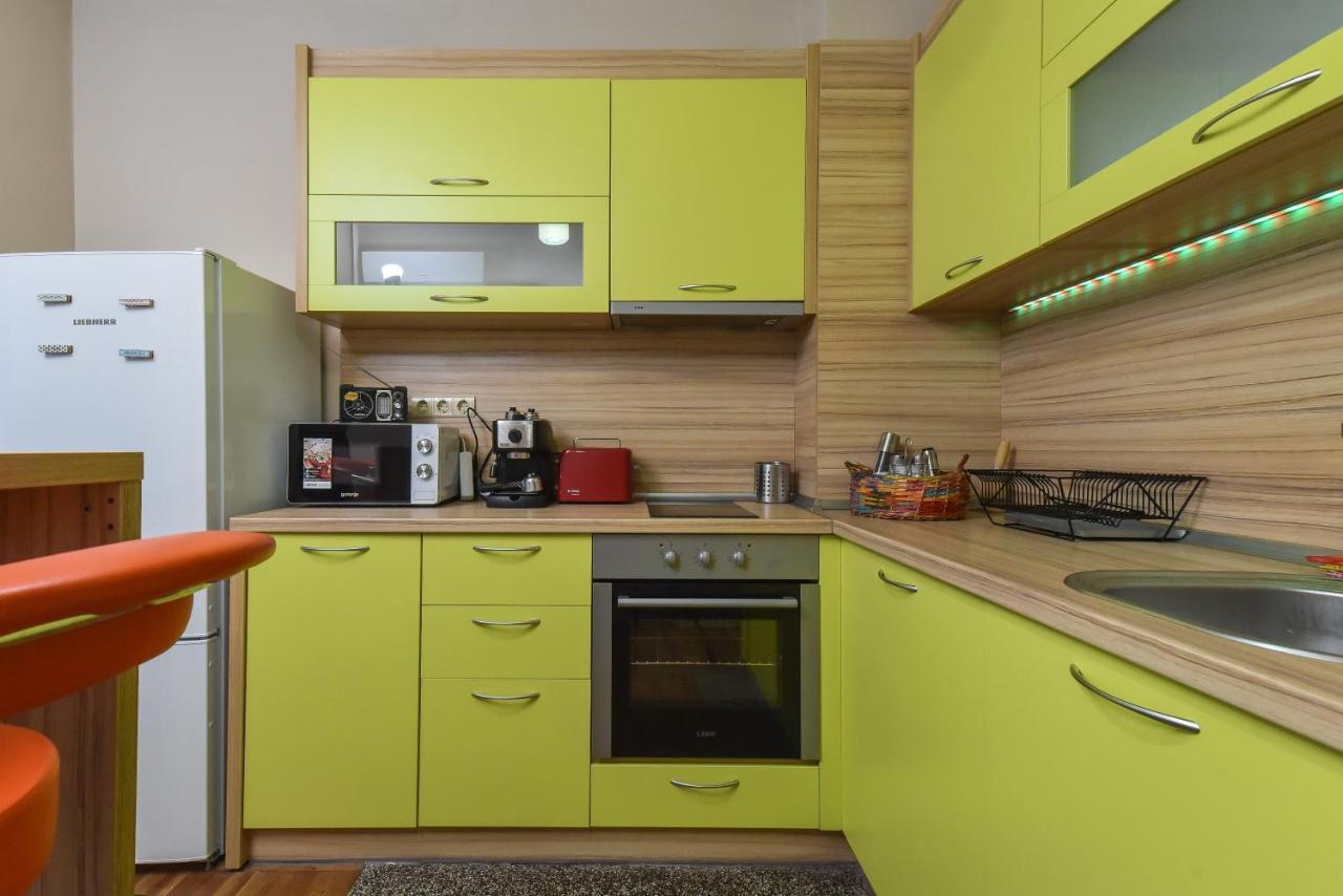 Vintage Spot - Colorful One-Bedroom Apartment By Flat Mаnager Sofia Luaran gambar