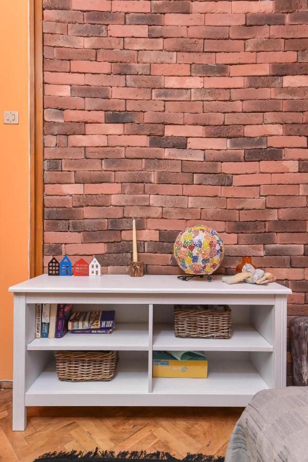 Vintage Spot - Colorful One-Bedroom Apartment By Flat Mаnager Sofia Luaran gambar