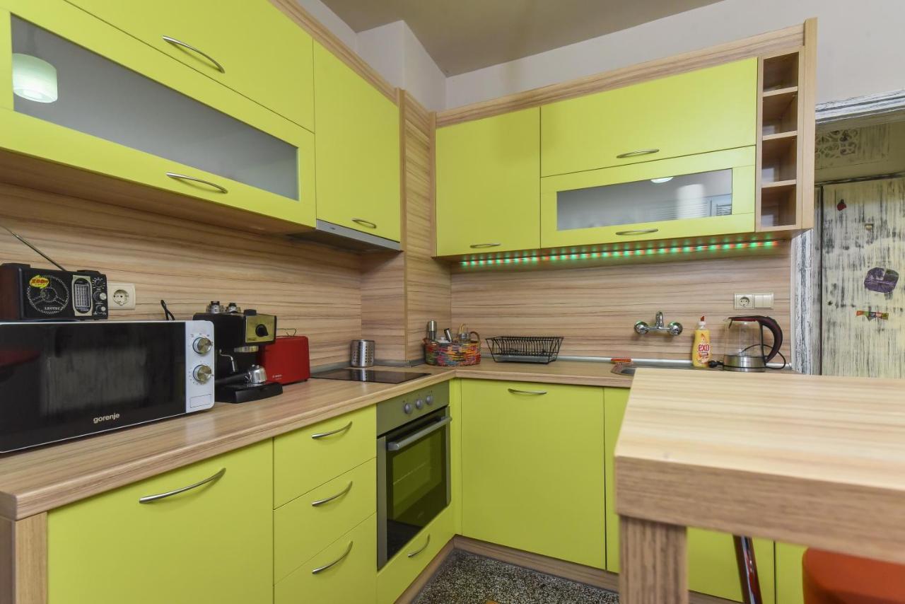 Vintage Spot - Colorful One-Bedroom Apartment By Flat Mаnager Sofia Luaran gambar
